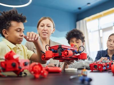 Robot programming with Bee-Bots
